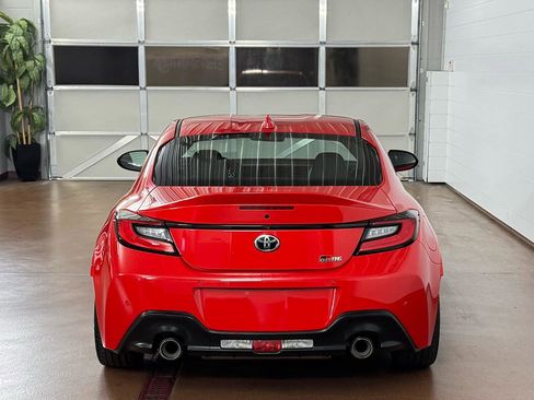 Used 2025 Toyota GR86 Premium w/ ALL Weather Mat Package (TMS) image 4