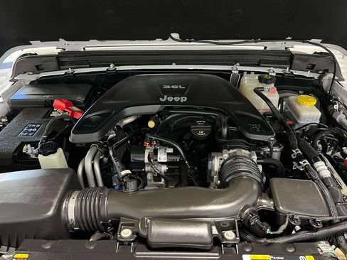 Used 2021 Jeep Wrangler Unlimited Sport AWD/4WD image 34