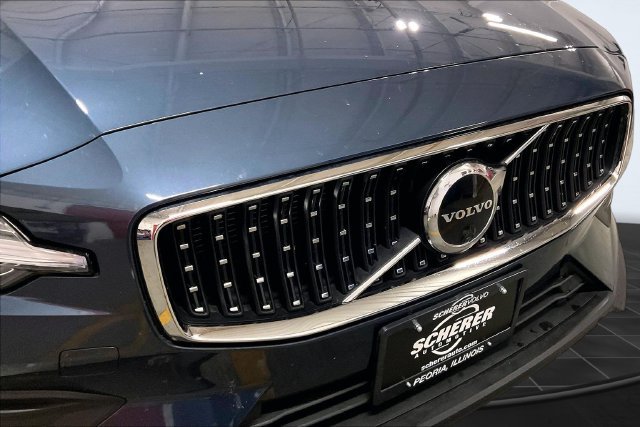 Certified 2023 Volvo V60 B5 Cross Country Plus w/ Climate Package AWD/4WD image 31