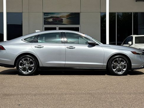 Used 2023 Honda Accord EX image 7