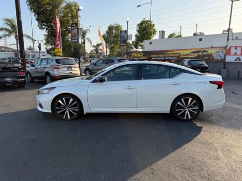 Used 2022 Nissan Altima 2.5 SR FWD image 6