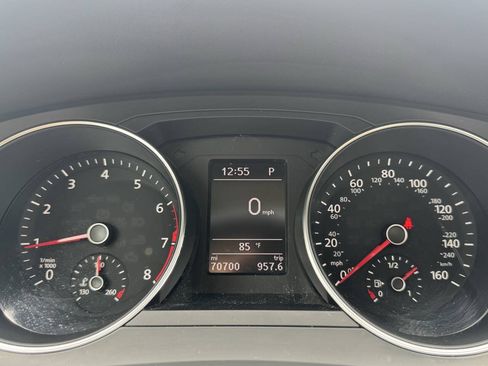 Used 2018 Volkswagen Jetta SE FWD image 11