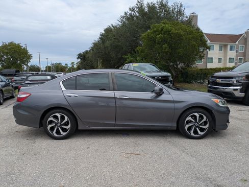 Used 2017 Honda Accord EX-L image 4