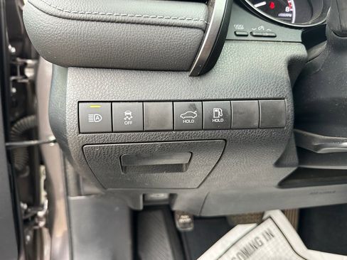 Used 2024 Toyota Camry SE image 21