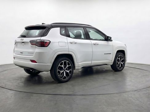Used 2025 Jeep Compass Limited image 9