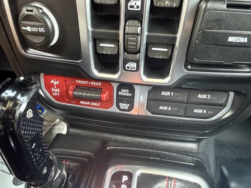 Used 2020 Jeep Gladiator Rubicon AWD/4WD image 50