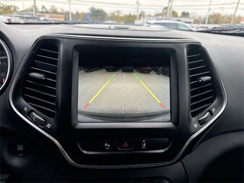 Used 2021 Jeep Cherokee Latitude Lux w/ Comfort/Convenience Group image 15