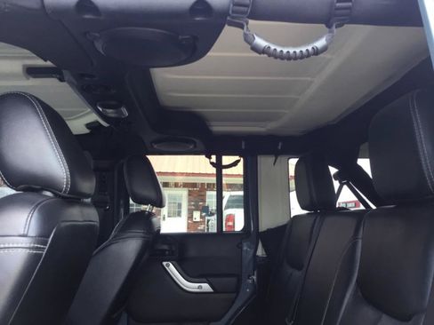 Used 2014 Jeep Wrangler Unlimited Sahara w/ Connectivity Group AWD/4WD image 33