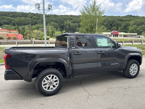 New 2025 Toyota Tacoma SR5 AWD/4WD image 7