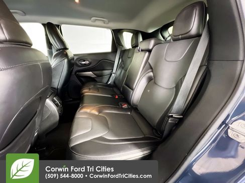 Used 2021 Jeep Cherokee Latitude Lux w/ Comfort/Convenience Group AWD/4WD image 27
