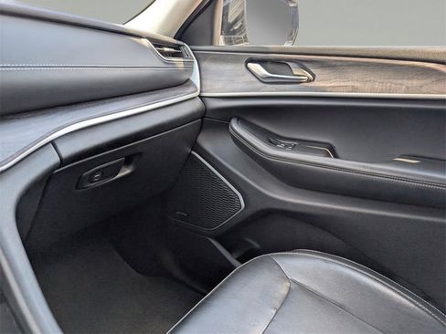 Used 2022 Jeep Grand Cherokee L Limited image 31