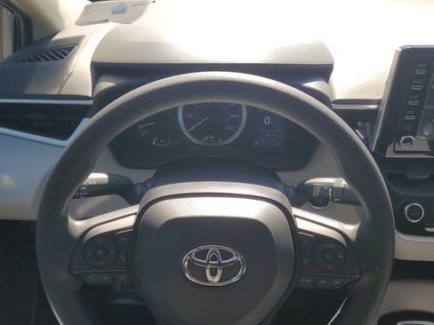 Used 2021 Toyota Corolla LE w/ LE Convenience Package image 23