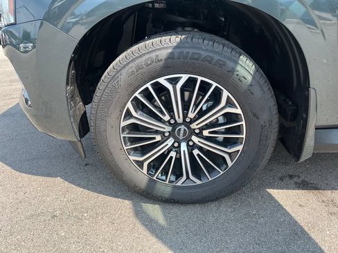 Certified 2026 Nissan Armada Platinum w/ Convenience Package RWD image 28