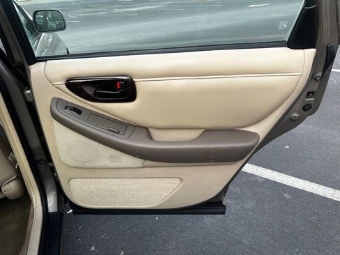 Used 1998 Toyota Avalon XLS image 15