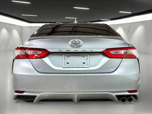 Used 2020 Toyota Camry SE image 9
