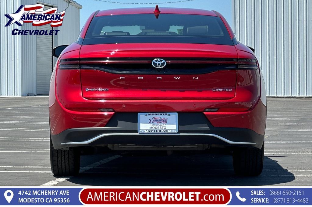 Used 2024 Toyota Crown AWD/4WD image 5