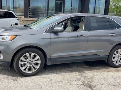 Used 2022 Ford Edge Titanium image 3