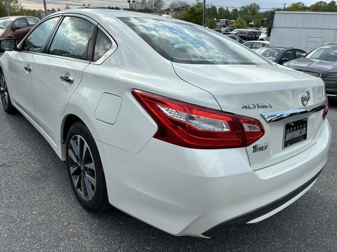 Used 2016 Nissan Altima 2.5 SL w/ 2.5 Technology Package FWD image 6