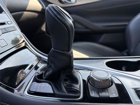 Used 2019 INFINITI Q60 3.0t Luxe w/ Essential Package AWD/4WD image 10