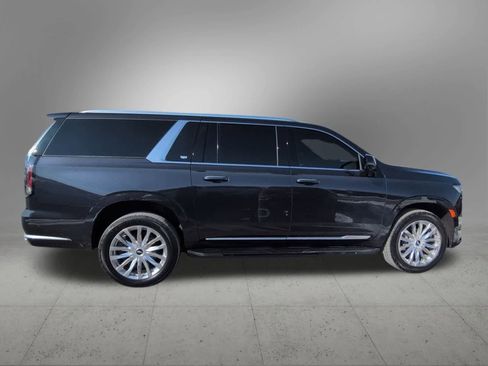 Used 2022 Cadillac Escalade ESV Premium Luxury image 7