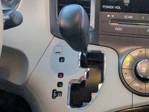 Used 2011 Toyota Sienna LE image 12