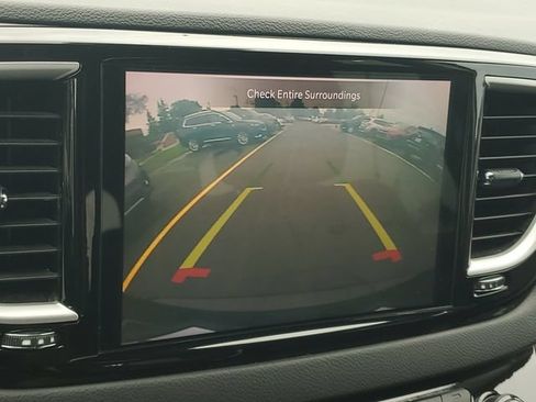 Used 2024 Chrysler Pacifica Touring-L FWD image 26