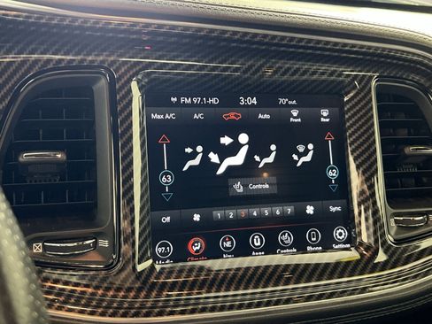 Used 2021 Dodge Challenger SXT w/ Plus Package image 21