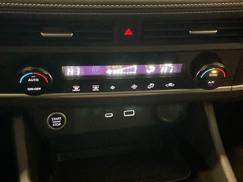 Used 2023 Nissan Rogue SV image 19