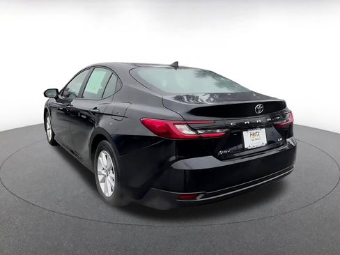Used 2025 Toyota Camry LE image 11