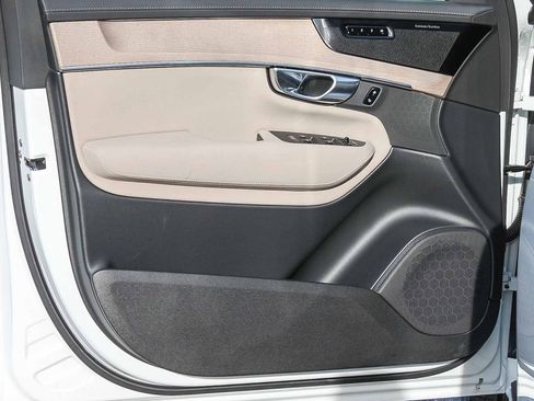 New 2026 Volvo XC90 T8 Plus w/ Protection Package Premier AWD/4WD image 23