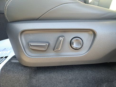 New 2025 Toyota 4Runner 4WD image 17