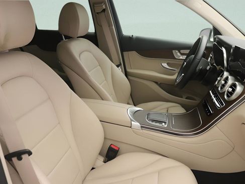Used 2022 Mercedes-Benz GLC 300 image 27