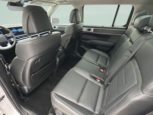 Used 2025 Hyundai Santa Fe Limited AWD/4WD image 10