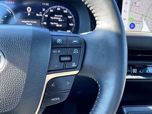 Used 2025 Toyota Crown Signia image 12