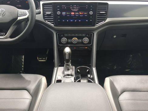 Certified 2023 Volkswagen Atlas Cross Sport SEL Premium R-Line AWD/4WD image 17