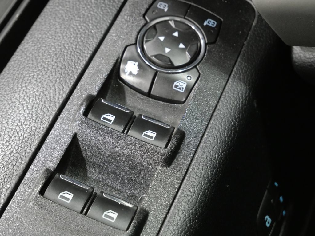 Used 2019 Ford F150 Lariat RWD image 12
