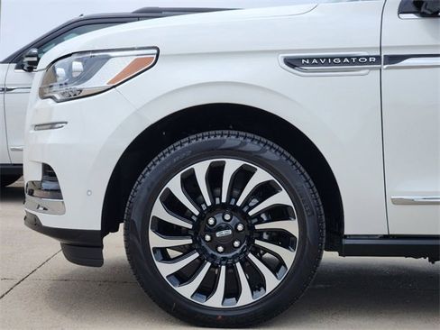 New 2024 Lincoln Navigator Black Label image 9