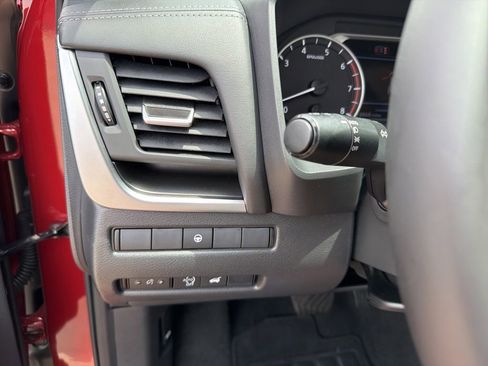 Used 2026 Nissan Rogue SV FWD image 26