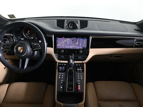 Used 2024 Porsche Macan AWD/4WD image 11