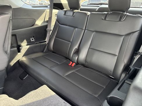 Used 2024 Ford Explorer XLT w/ Equipment Group 202A image 31