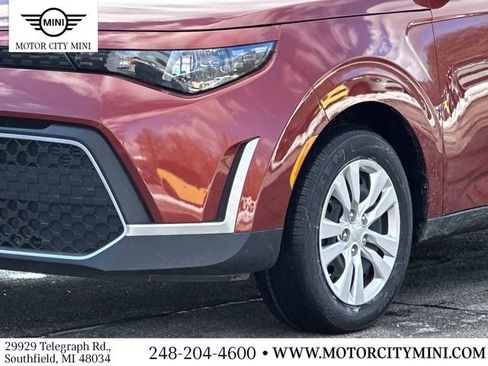 Used 2023 Kia Soul LX image 10