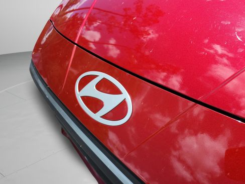 Used 2025 Hyundai Elantra Sport FWD image 25