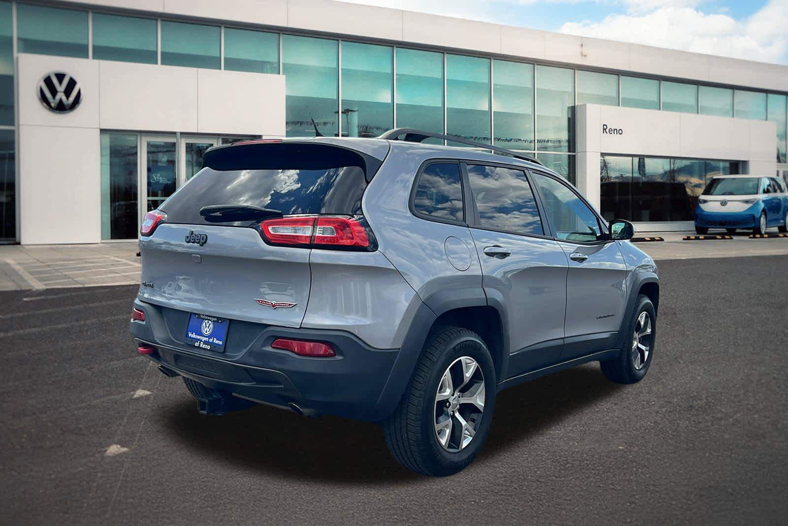 Used 2014 Jeep Cherokee Trailhawk w/ Comfort/Convenience Group AWD/4WD image 5