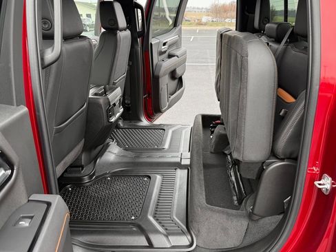 Used 2025 GMC Sierra 1500 AT4 w/ AT4 Premium Package image 18