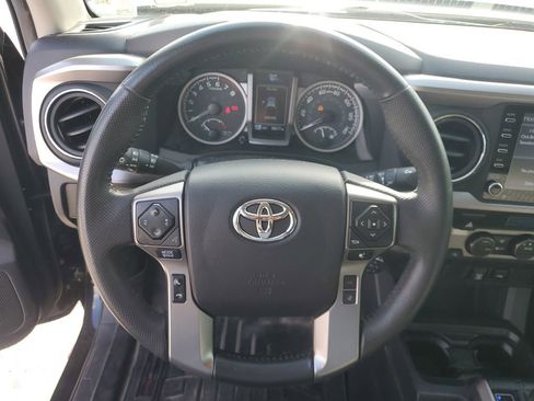 Used 2022 Toyota Tacoma SR5 w/ Technology Package image 16