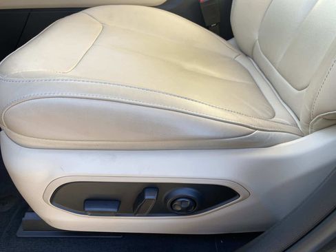 Used 2022 Jeep Grand Cherokee Limited image 25