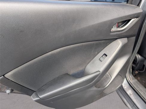 Used 2016 MAZDA MAZDA3 i Sport w/ Preferred Equipment Package image 33