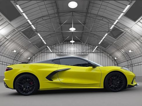Used 2022 Chevrolet Corvette Stingray Preferred Cpe w/ Z51 Performance Package RWD image 8