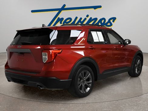 Used 2021 Ford Explorer XLT w/ Equipment Group 202A RWD image 2