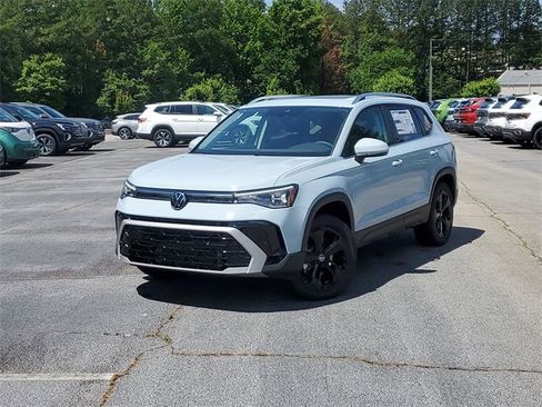 New 2025 Volkswagen Taos SEL image 33